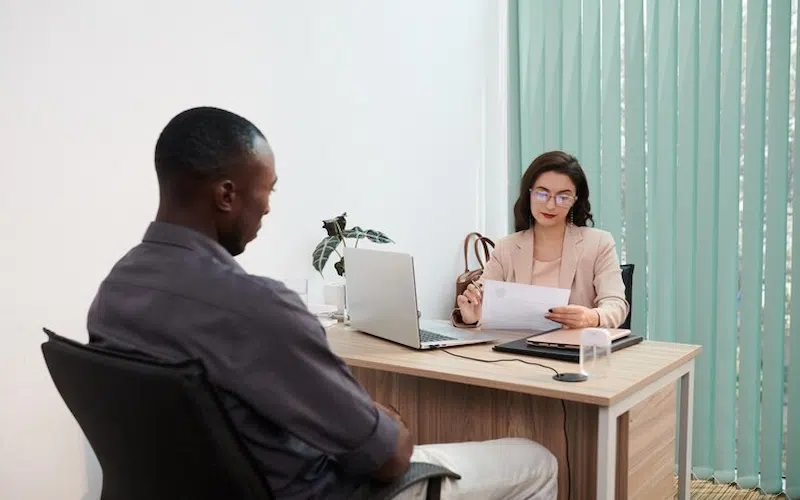 Expressions et phrases courantes lors d’un entretien professionnel