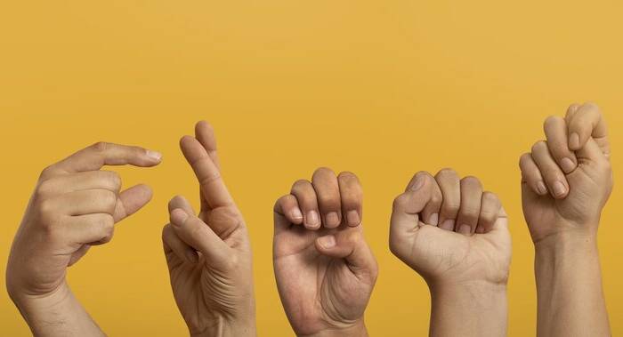 Grammaire LSF (langue des signes française) : les essentiels à savoir