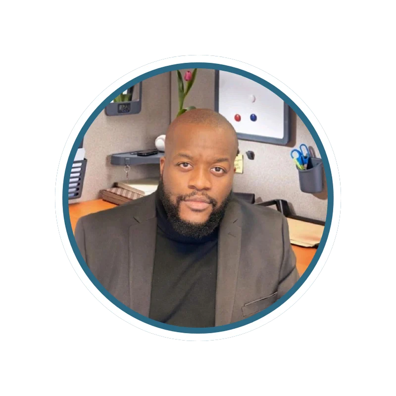 Portrait de Yoann Zoalguidas, conseiller B2B chez Clic Campus