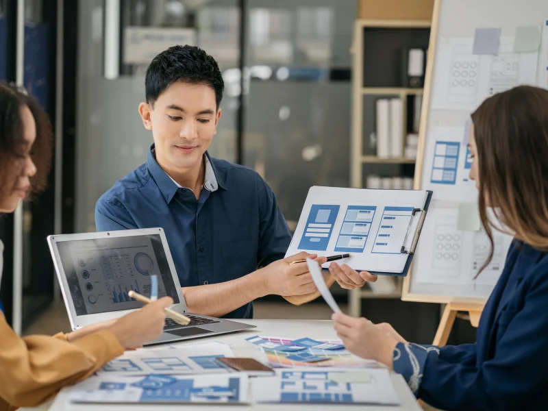 Maîtriser les outils et ressources marketing anglophones