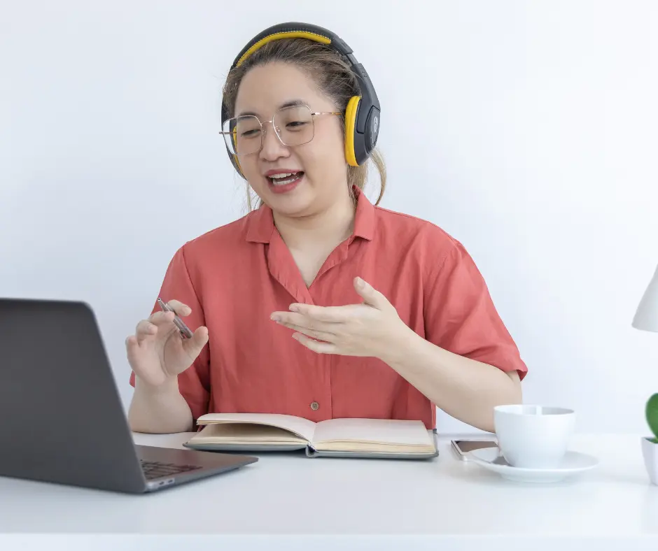 Travail des quatre tons du mandarin avec un formateur en visioconférence